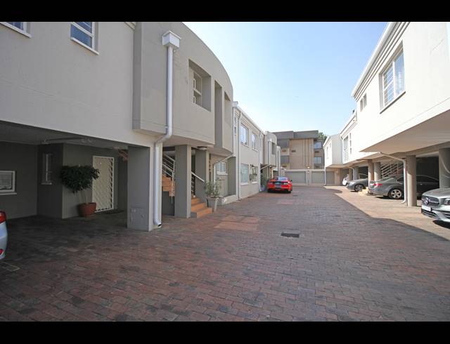 2 BEDROOM APARTMENT FOR SALE IN NORWOOD